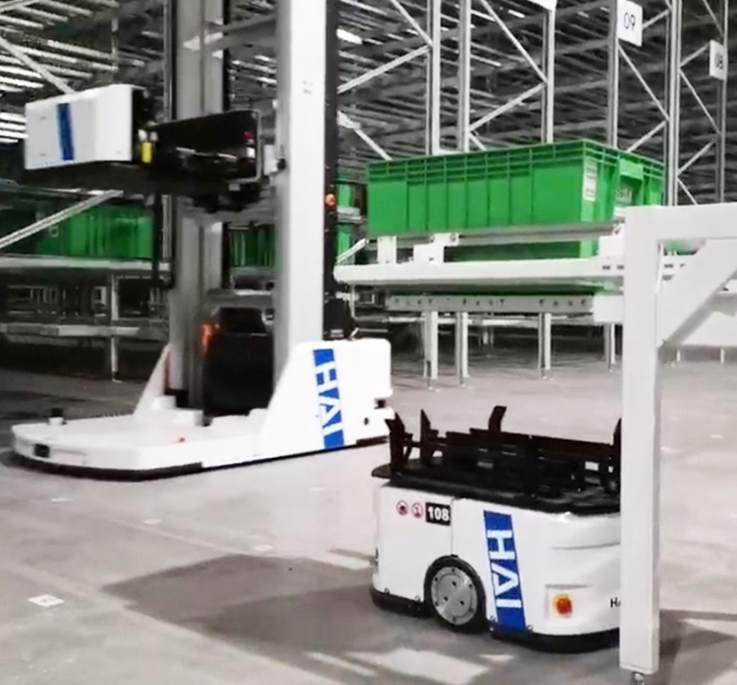 多層料箱機(jī)器人+潛伏頂升式AGV 大小車(chē)同場(chǎng)作業(yè)，解鎖貨到人一站式智能揀選新模式